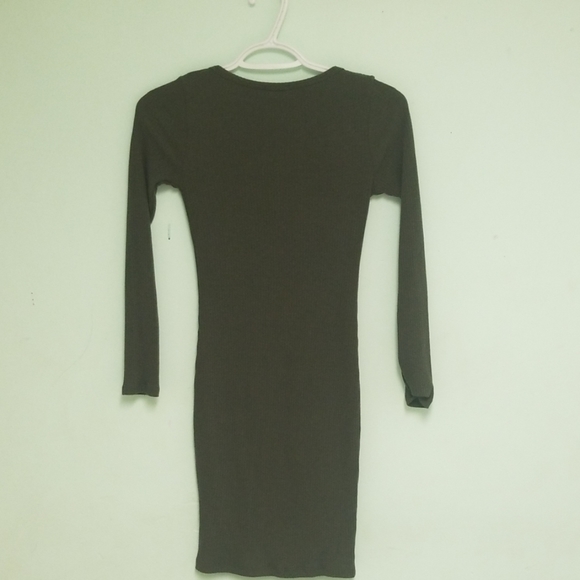 Dress - Picture 2 of 3